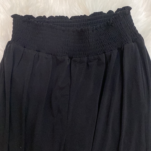 Small Stretchy Black Wide Leg Pants (Can Fit Most Sizes) - Picture 2 of 2